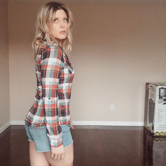 Cutoff jean shorts - Picture 2 of 7